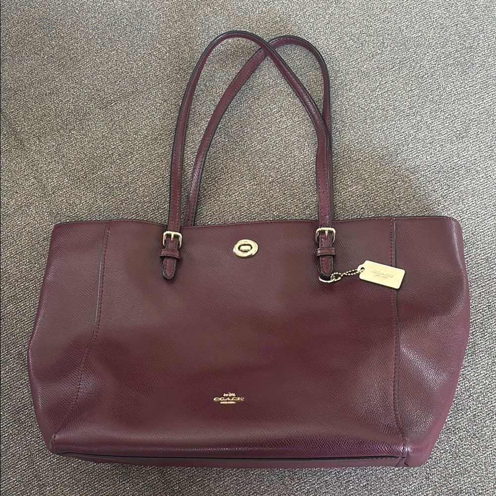 Coach Leather Tote Bag in Burgundy